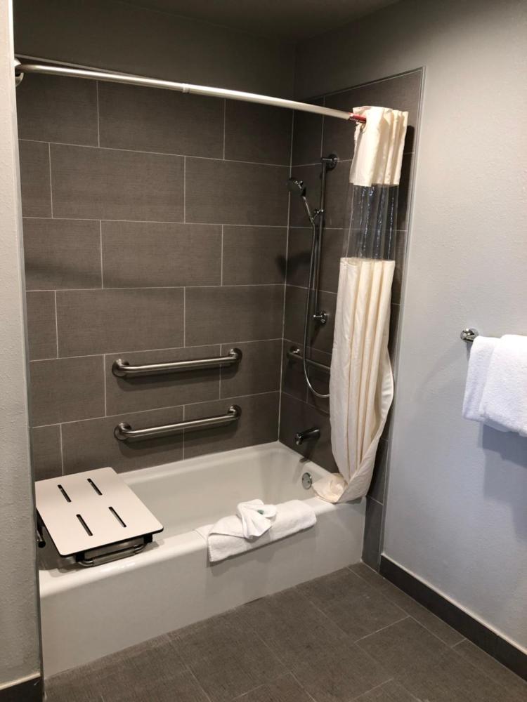 Queen Room - Disability Access interior